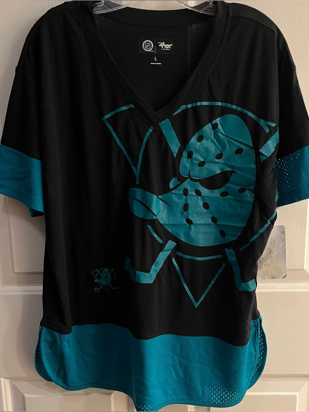 NWT Anaheim Ducks G-III 4Her Oversized V-Neck Jersey Tee Large NHL Black Teal